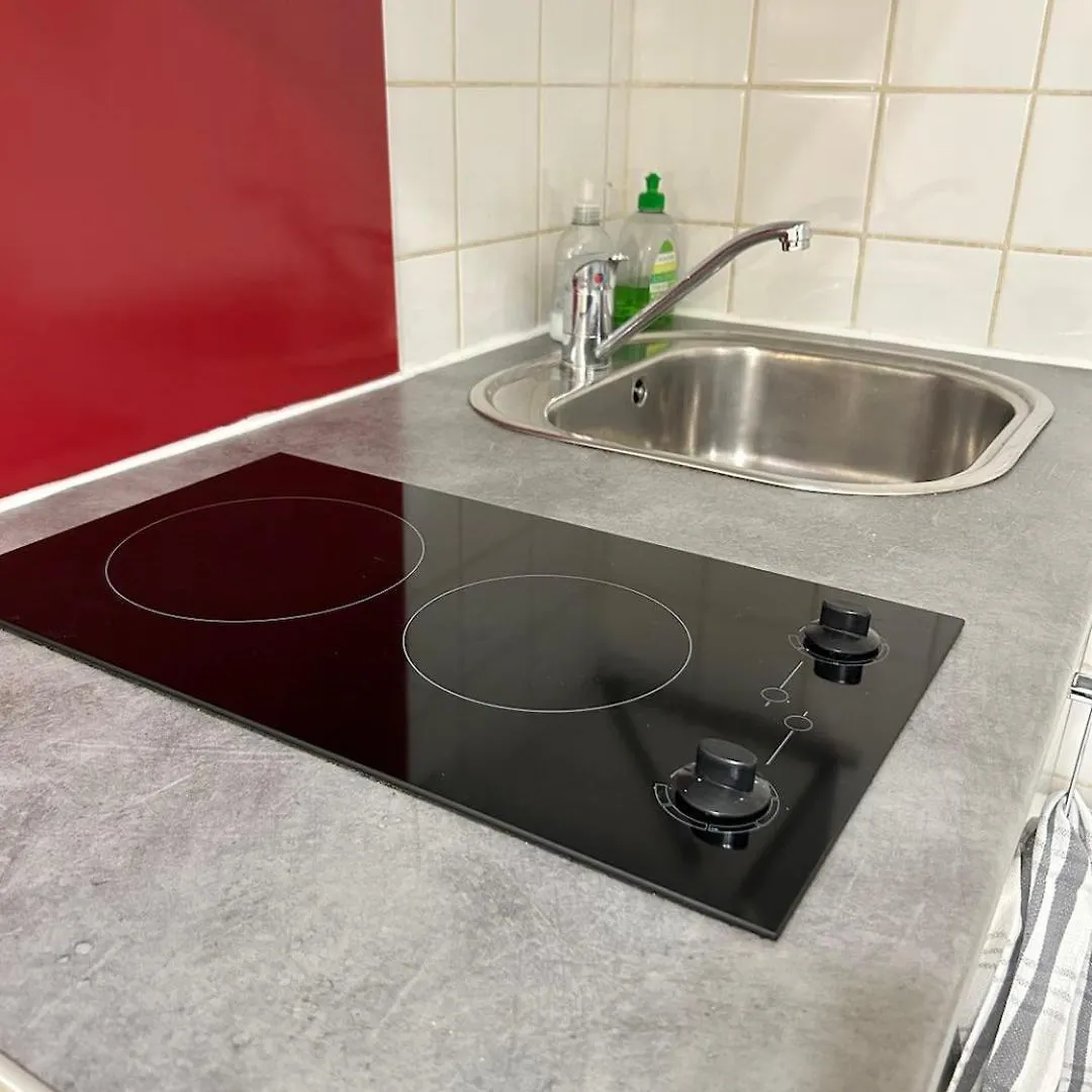 Comfortable Studio Near Marais Aboukir Paris France