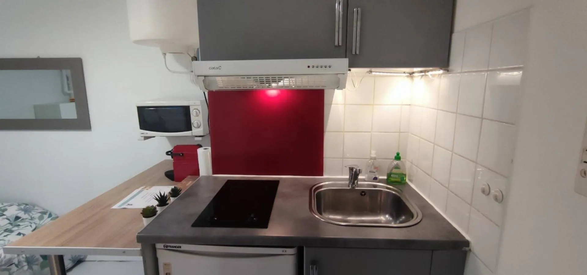 Comfortable Studio Near Marais Aboukir パリ アパート